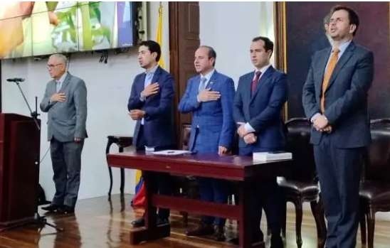 Cámara de Representantes — Condecoración Orden de la Democracia Simón Bolívar — Grado Cruz Oficial